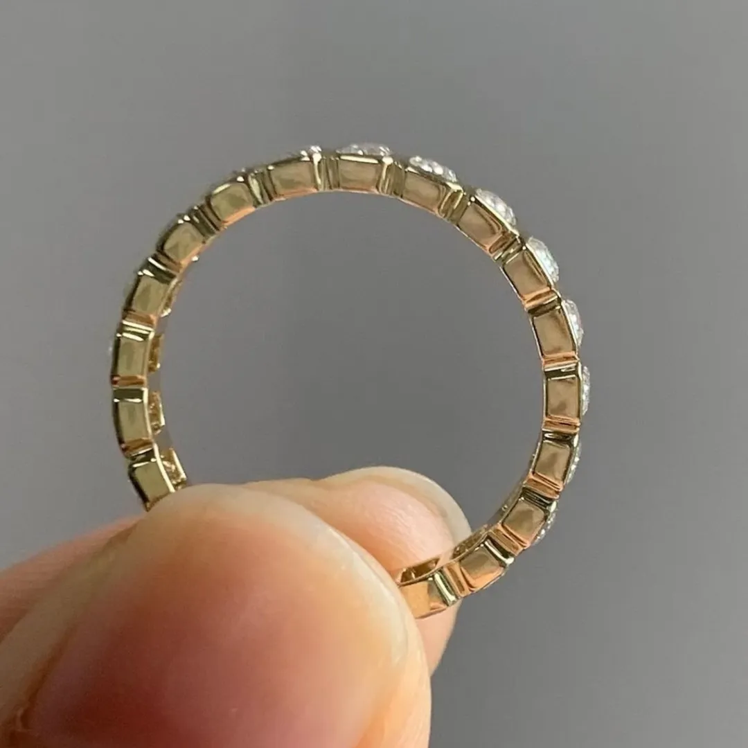 /public/photos/live/Bezel Set Low Profile Full Eternity Emerald Band 498 (2).webp